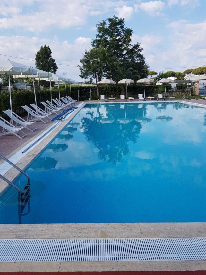 Hotel Ristorante Al Canto Delle Sirene تيراتشينا المظهر الخارجي الصورة