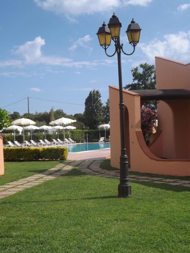 Hotel Ristorante Al Canto Delle Sirene تيراتشينا المظهر الخارجي الصورة