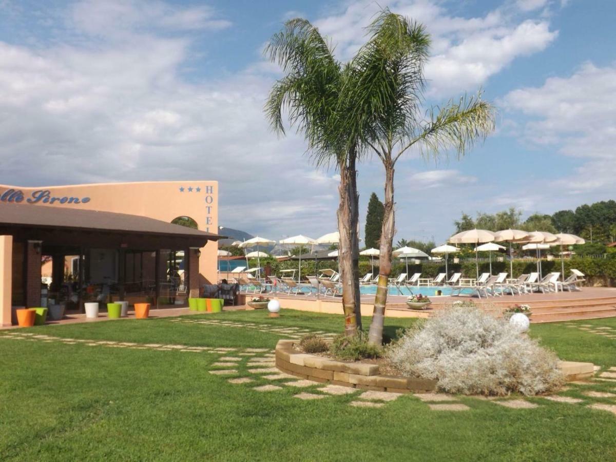 Hotel Ristorante Al Canto Delle Sirene تيراتشينا المظهر الخارجي الصورة